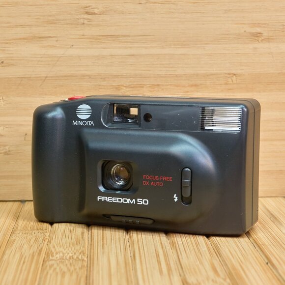 Minolta Freedom 50, Focus Free DX Auto, Point And Shoot 35mm Film Camera - Picture 2 of 6